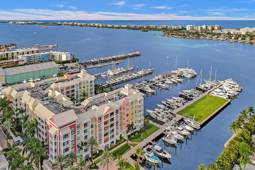 Unit for sale at 804 E Windward Way, Lantana, FL 33462