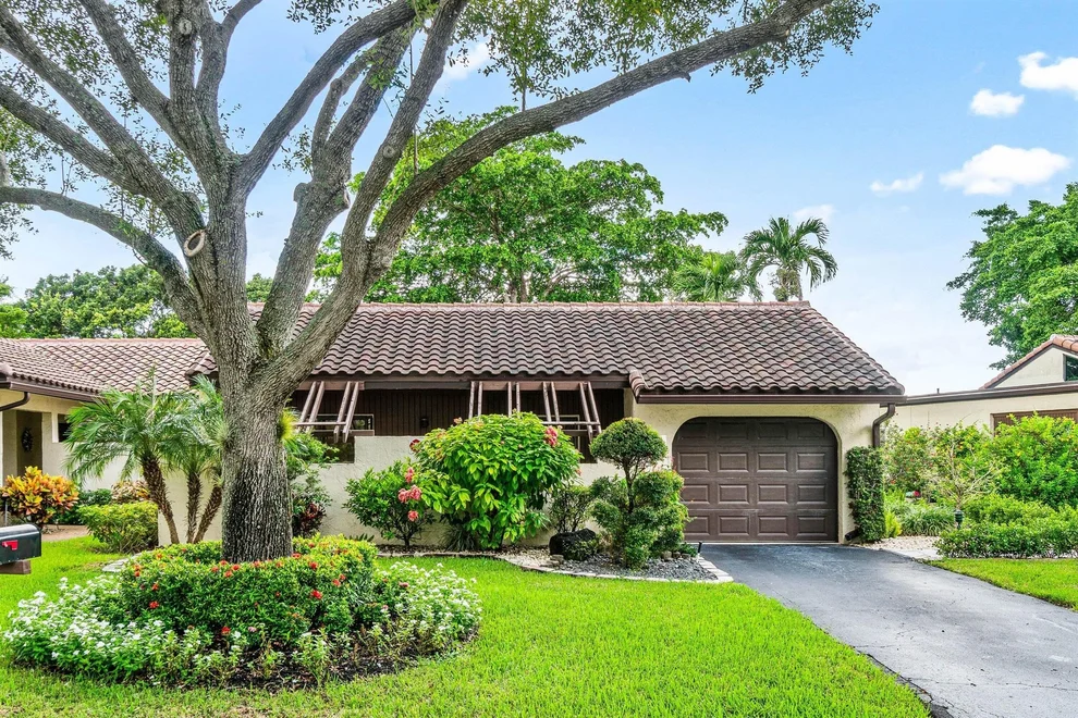 Unit for sale at 21693 Arriba Real, Boca Raton, FL 33433