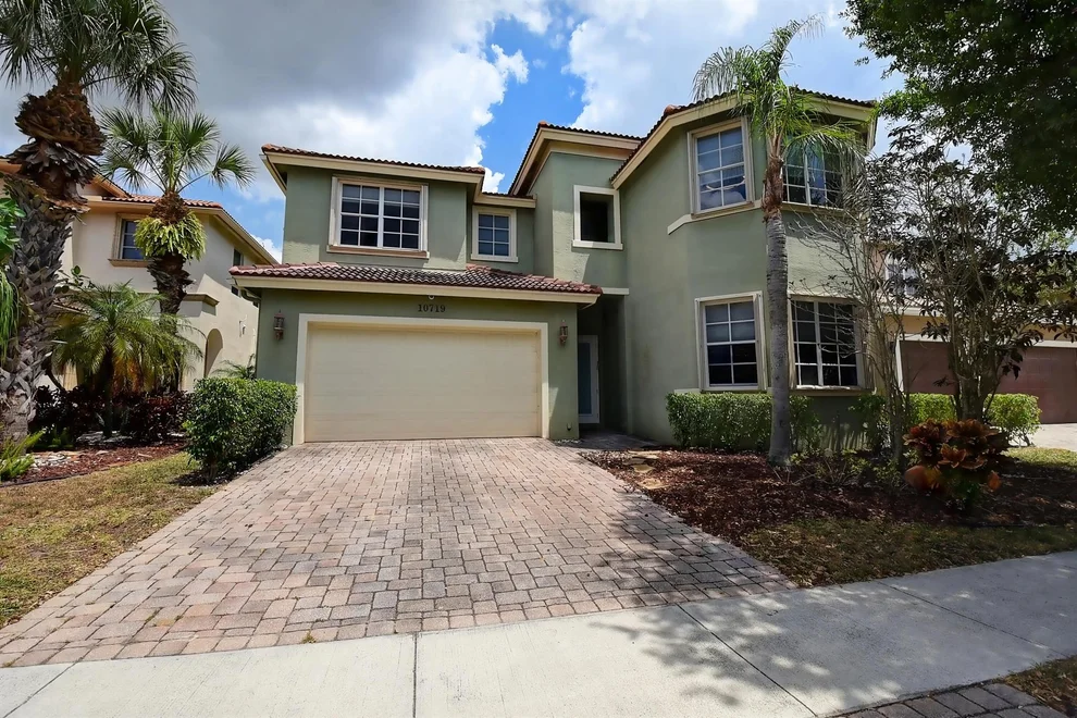 Unit for sale at 10719 Lake Wynds Court, Boynton Beach, FL 33437