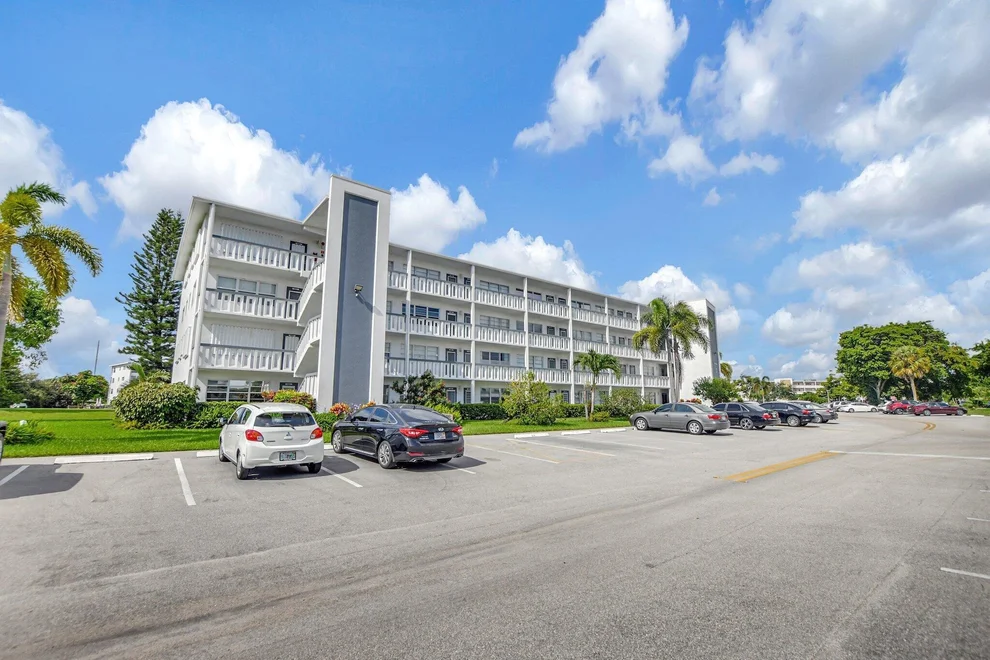 Unit for sale at 2004 Harwood C, Deerfield Beach, FL 33442