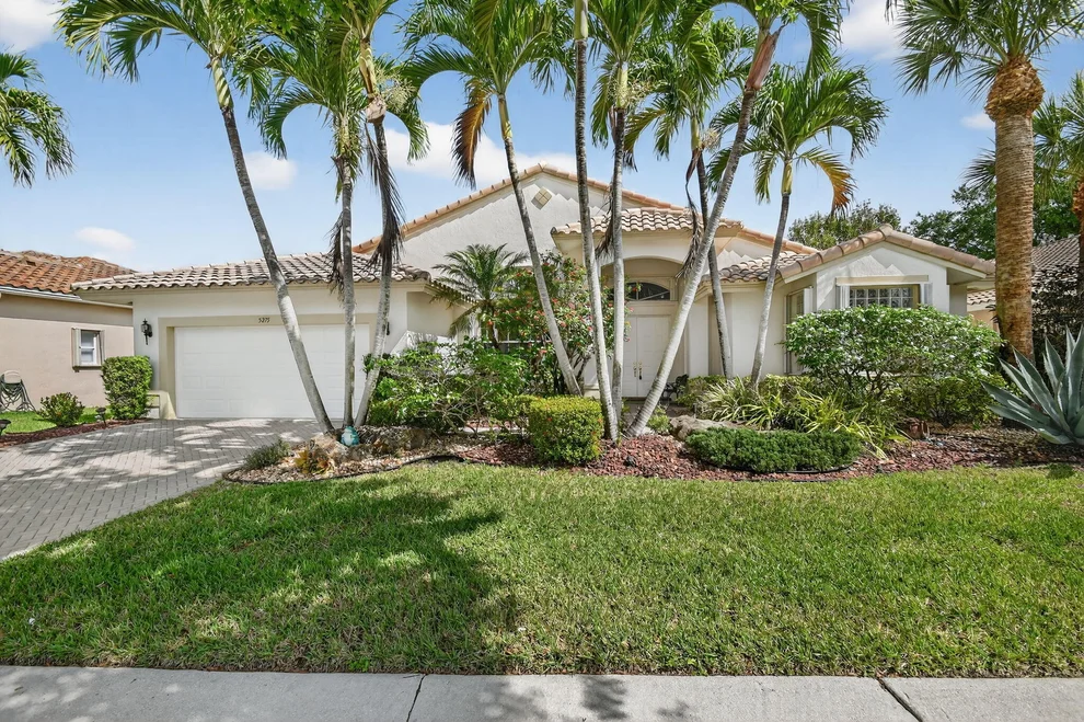 Unit for sale at 5275 Brooklawn Terrace, Boynton Beach, FL 33437