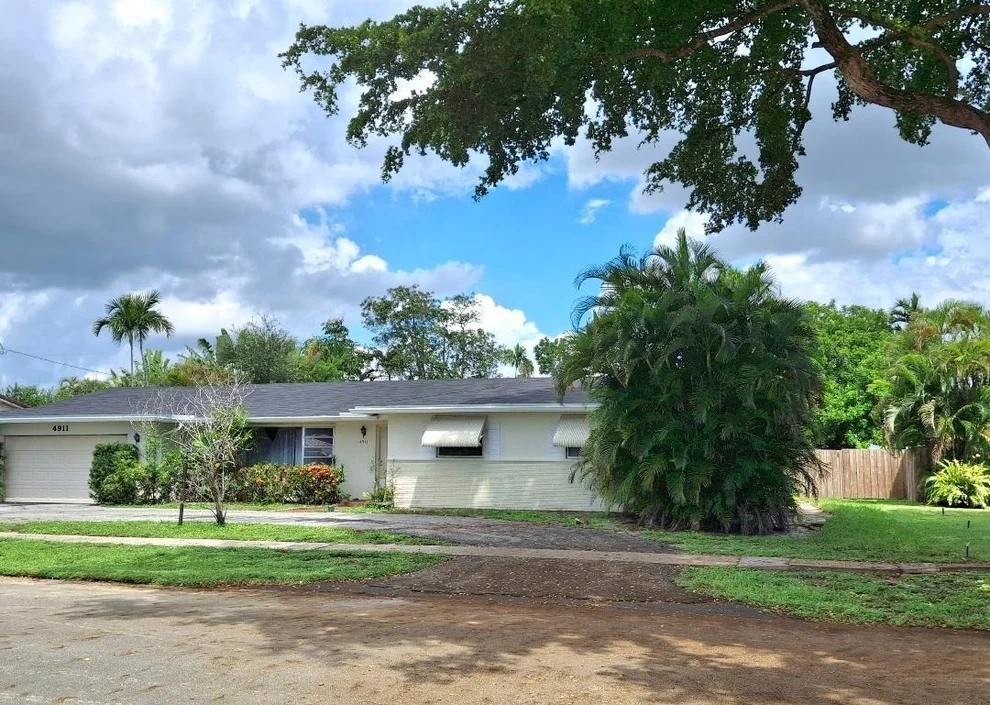 Unit for sale at 4911 Jackson Street, Hollywood, FL 33021