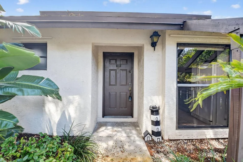 Unit for sale at 123 Via De Casas Norte, Boynton Beach, FL 33426