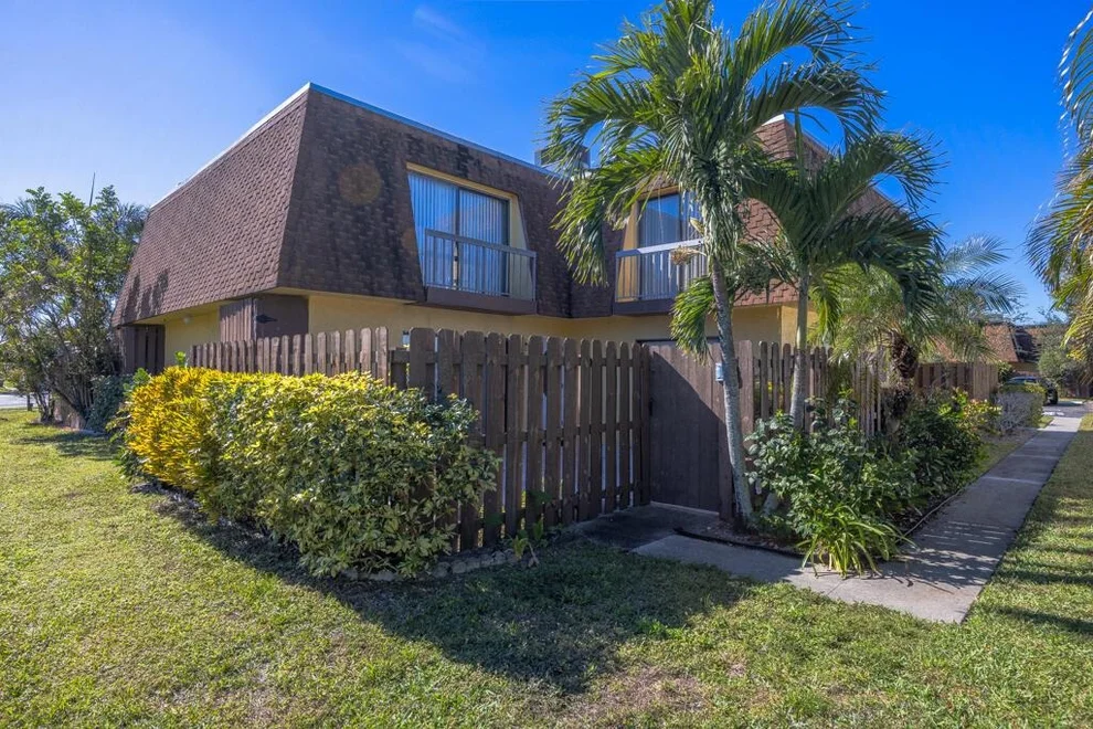 Unit for sale at 110 N Delaware Boulevard, Jupiter, FL 33458