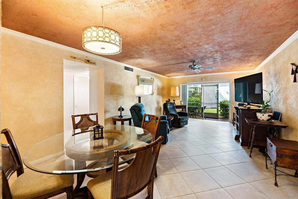 Unit for sale at 322 N Federal Highway, Deerfield Beach, FL 33441