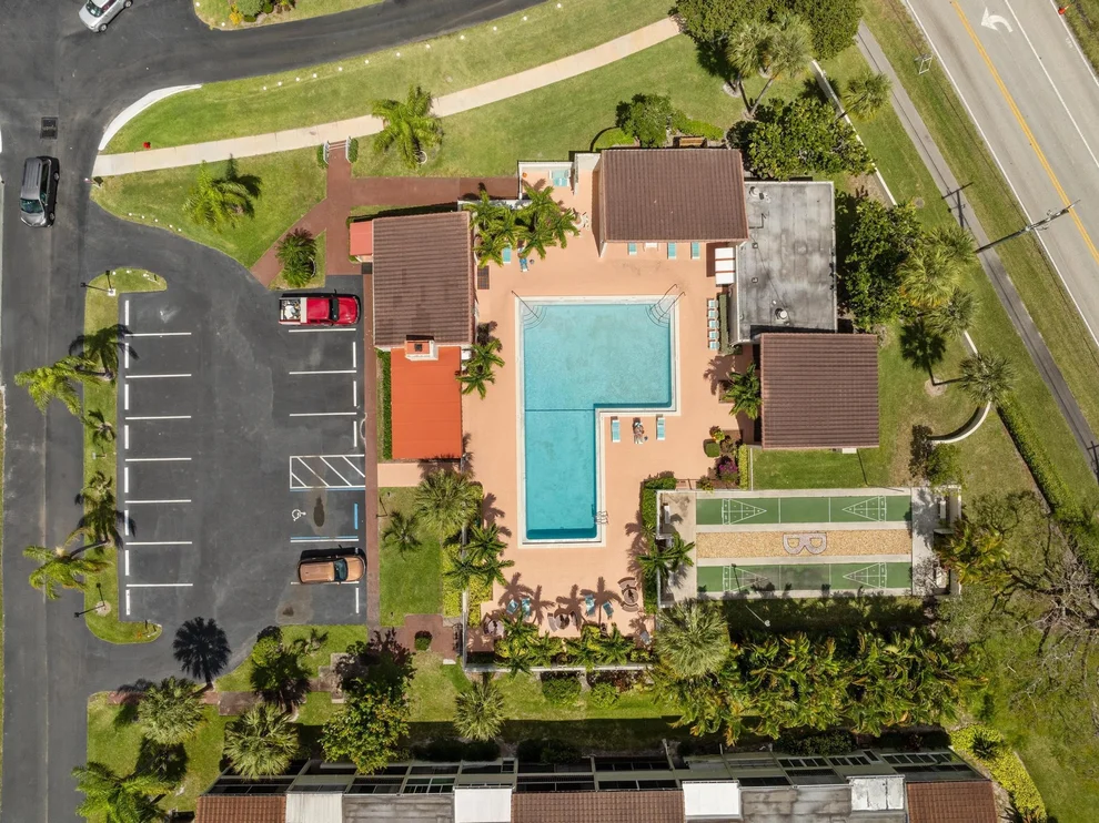Unit for sale at 2540 Boundbrook Boulevard, Palm Springs, FL 33406