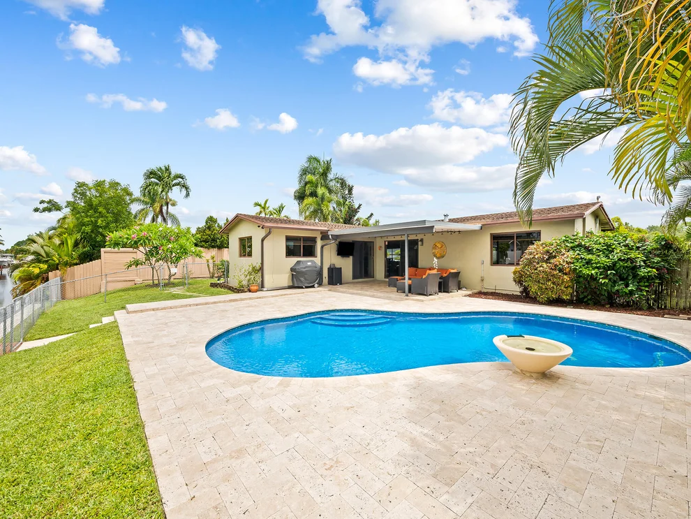 Unit for sale at 5960 SW 13th Street, Plantation, FL 33317
