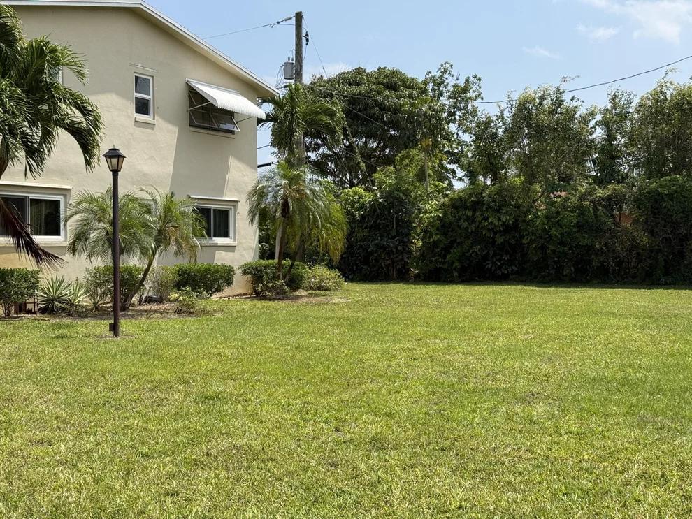Unit for sale at 306 S Circle Drive, Boynton Beach, FL 33435