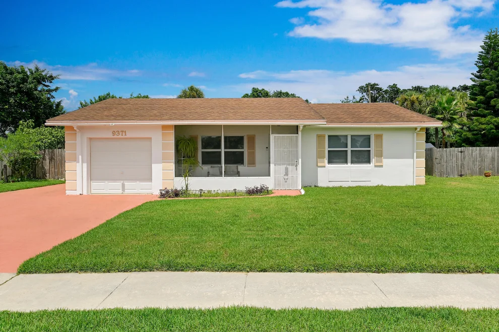 Unit for sale at 9371 Southampton Place, Boca Raton, FL 33434
