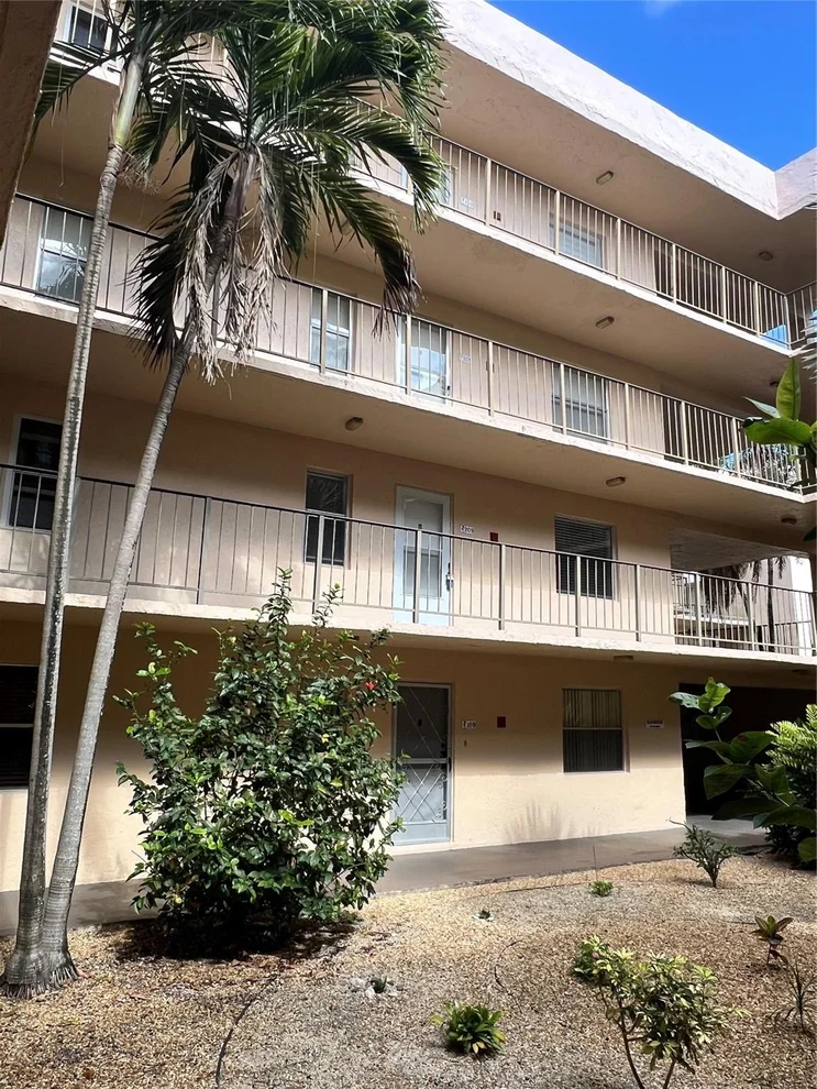Unit for sale at 2811 Somerset Drive, Lauderdale Lakes, FL 33311