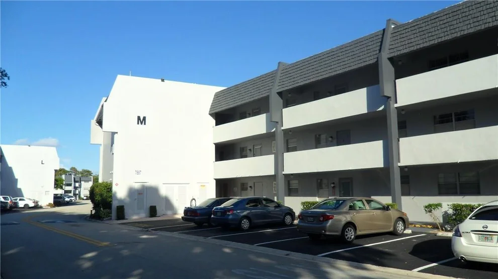 Unit for sale at 7887 Golf Circle Drive, Margate, FL 33063