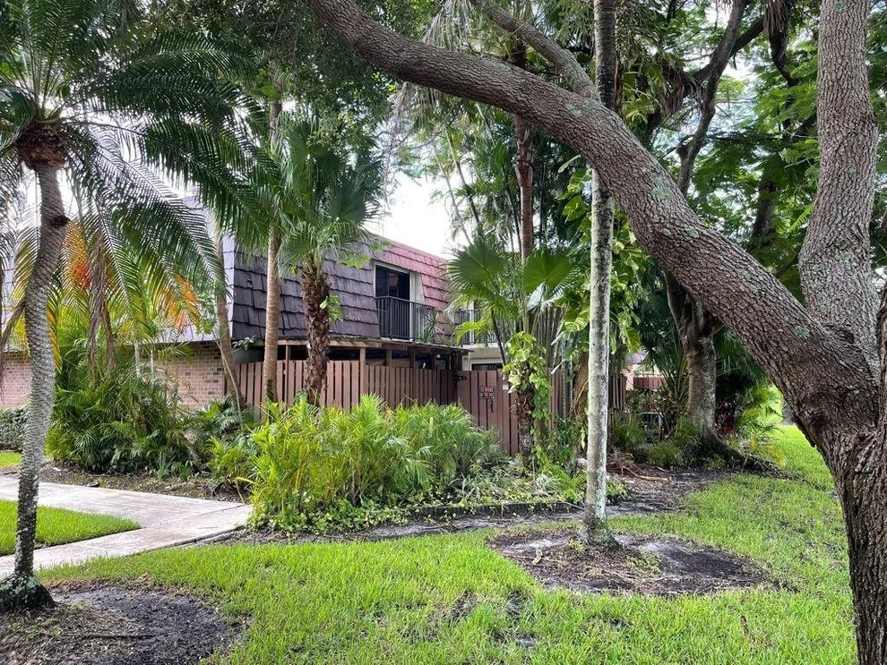 Unit for sale at 6071 NW 54th Lane, Tamarac, FL 33319