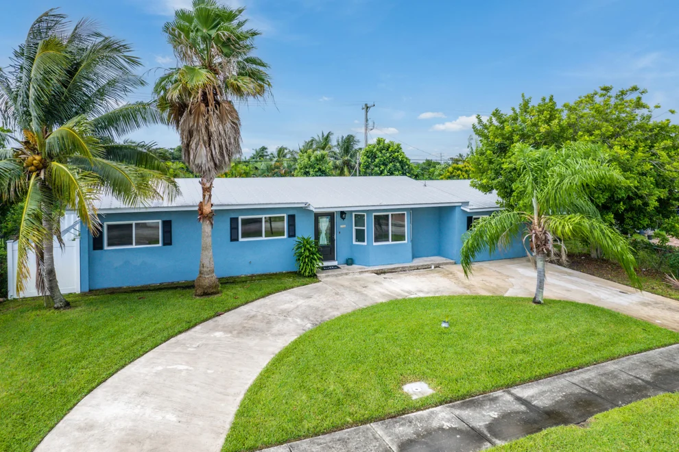Unit for sale at 1326 W Mango Street, Lantana, FL 33462