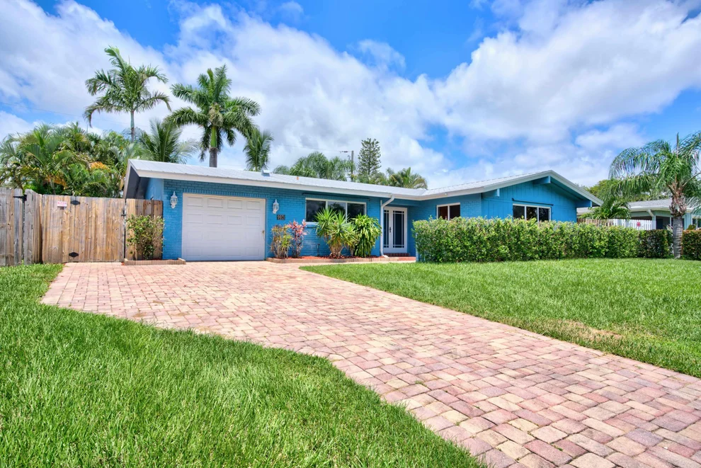 Unit for sale at 9971 Dogwood Avenue, Palm Beach Gardens, FL 33410