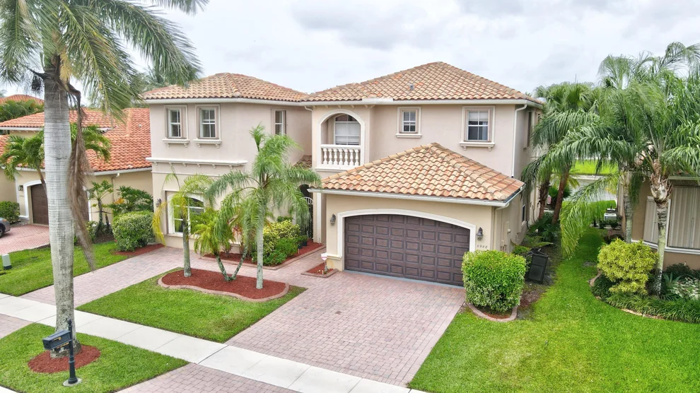 Unit for sale at 6988 Houlton Circle, Lake Worth, FL 33467