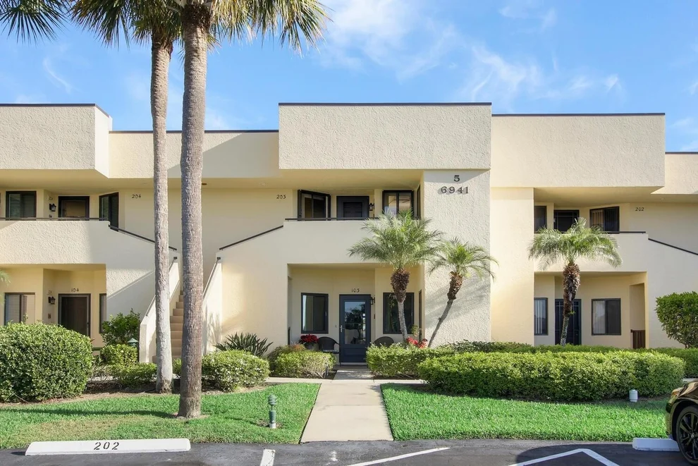 Unit for sale at 6941 SE Constitution Boulevard, Hobe Sound, FL 33455