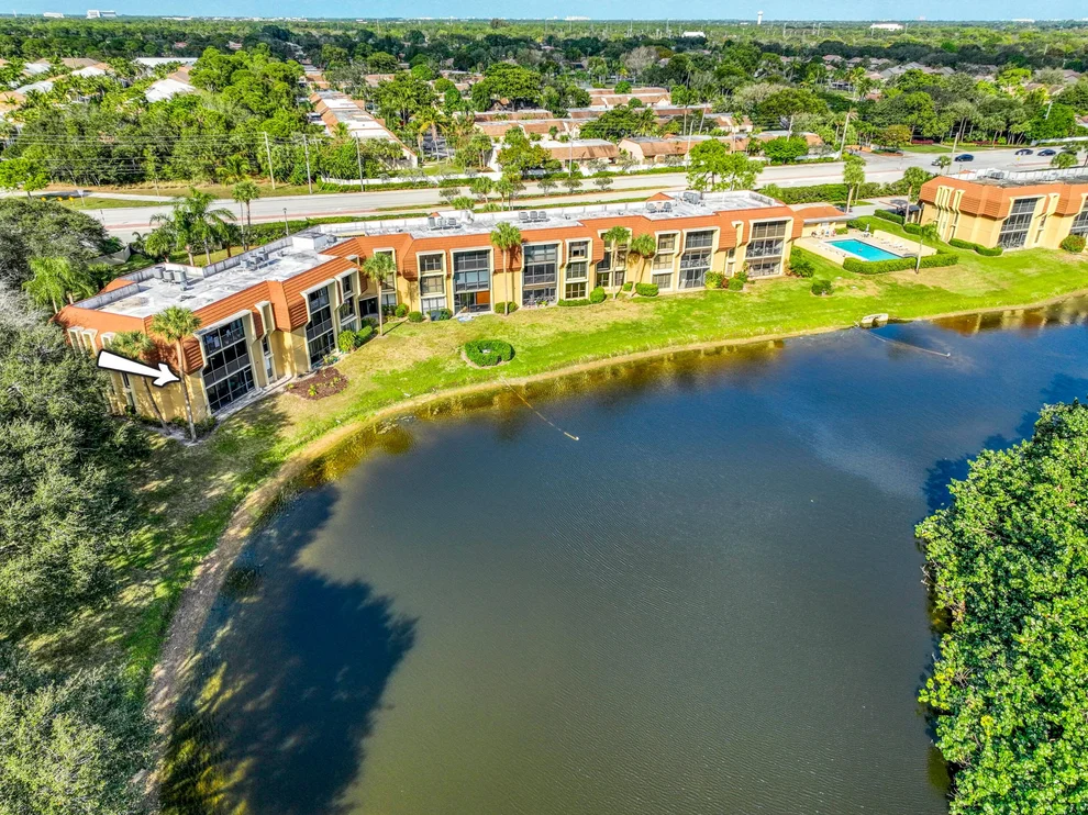 Unit for sale at 5250 Woodland Lakes Drive, Palm Beach Gardens, FL 33418