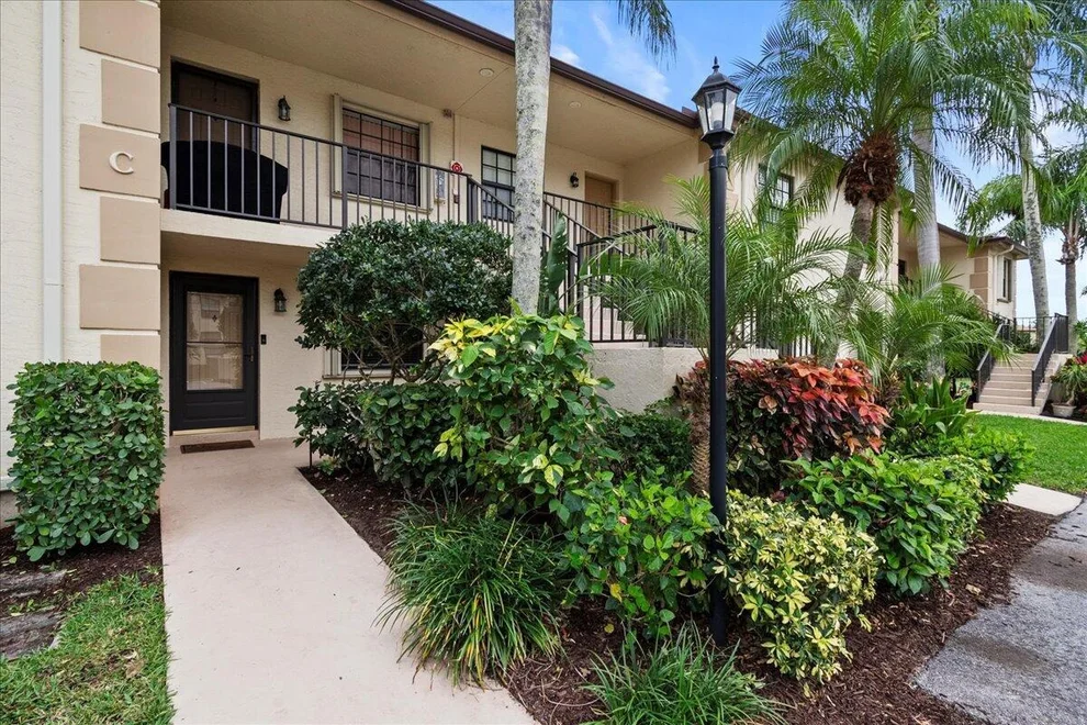 Unit for sale at 301 Pinecrest Circle, Jupiter, FL 33458