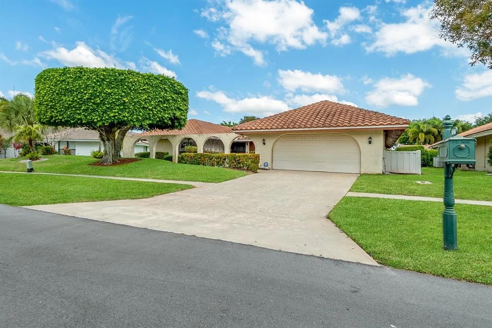 Unit for sale at 5963 Glenbrook Drive, Boca Raton, FL 33433