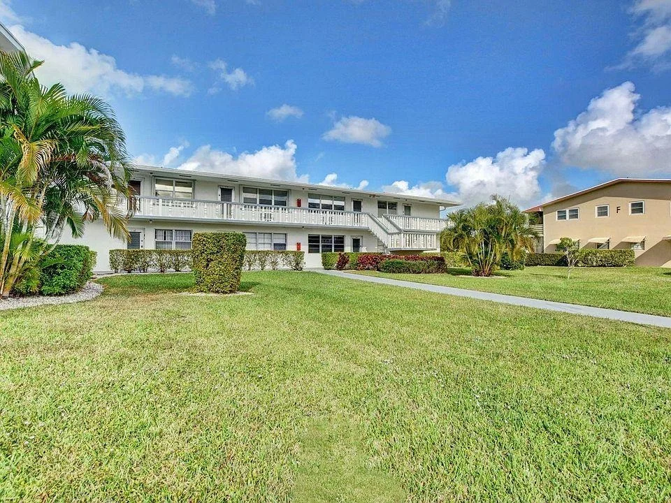 Unit for sale at 134 Windsor G, West Palm Beach, FL 33417