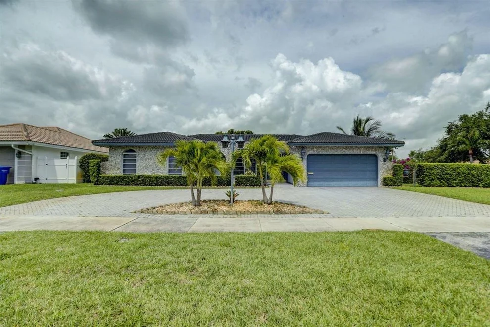Unit for sale at 4978 Sarazen Drive, Hollywood, FL 33021