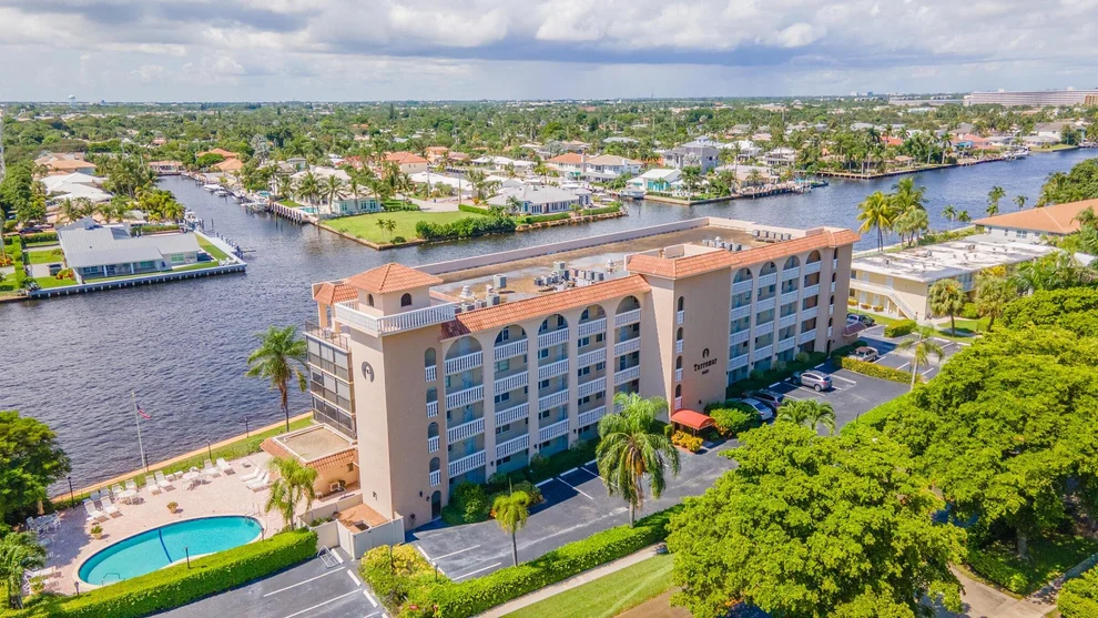 Unit for sale at 985 SE 19th Avenue, Deerfield Beach, FL 33441