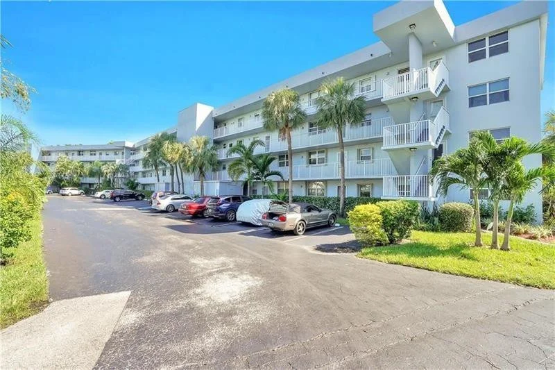 Unit for sale at 102 Royal Park Drive, Oakland Park, FL 33309