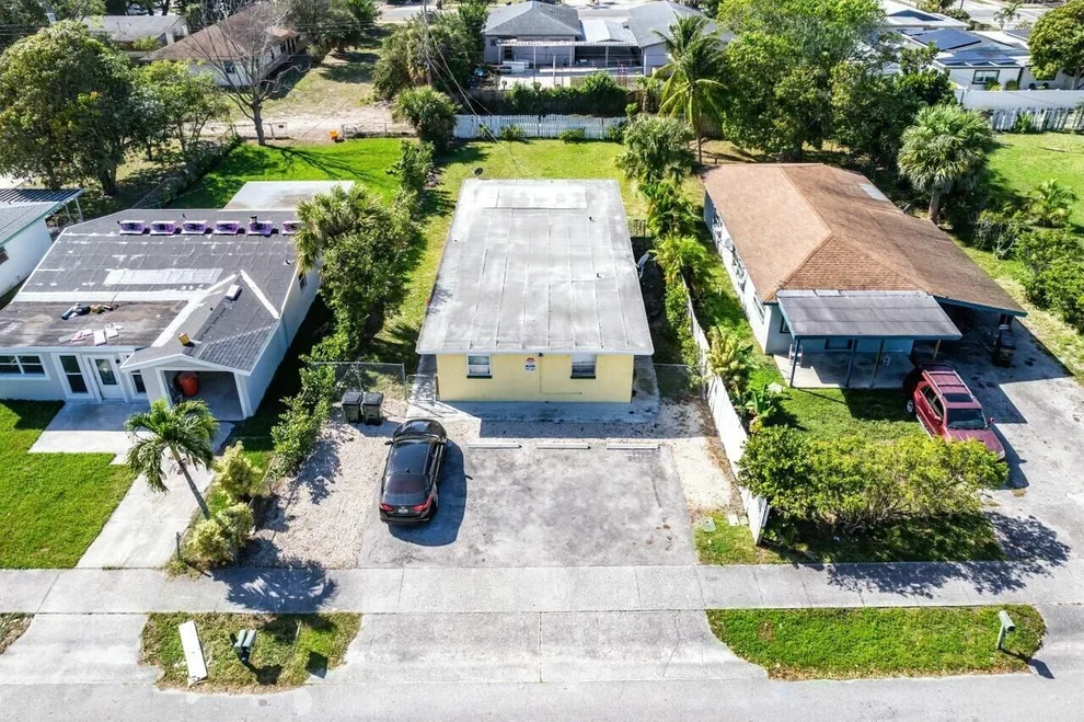 Unit for sale at 114 SW 9th Avenue, Delray Beach, FL 33444
