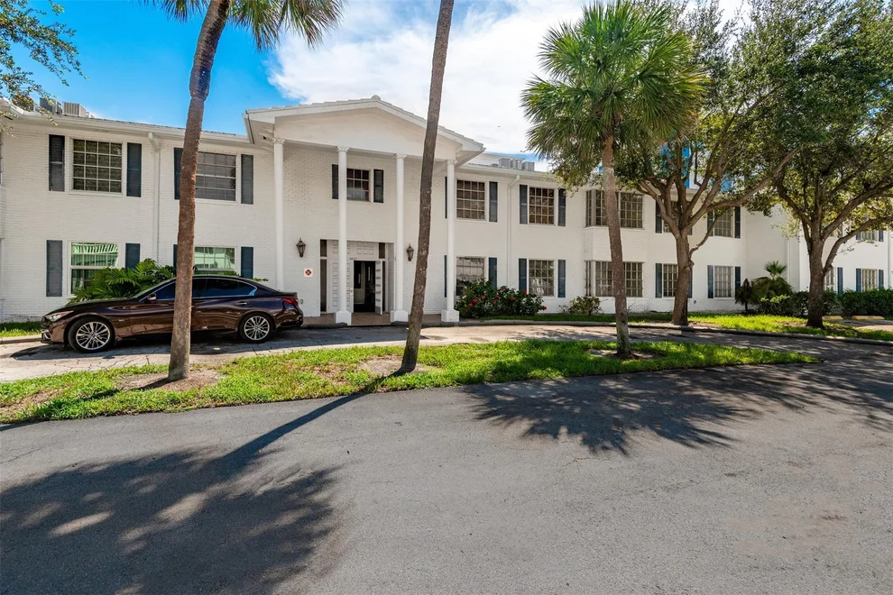 Unit for sale at 6600 NE 22nd Way, Fort Lauderdale, FL 33308