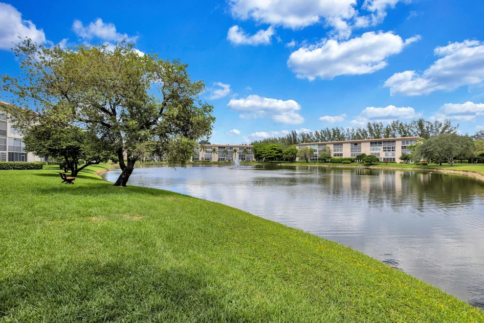 Unit for sale at 1902 Bermuda Circle, Coconut Creek, FL 33066