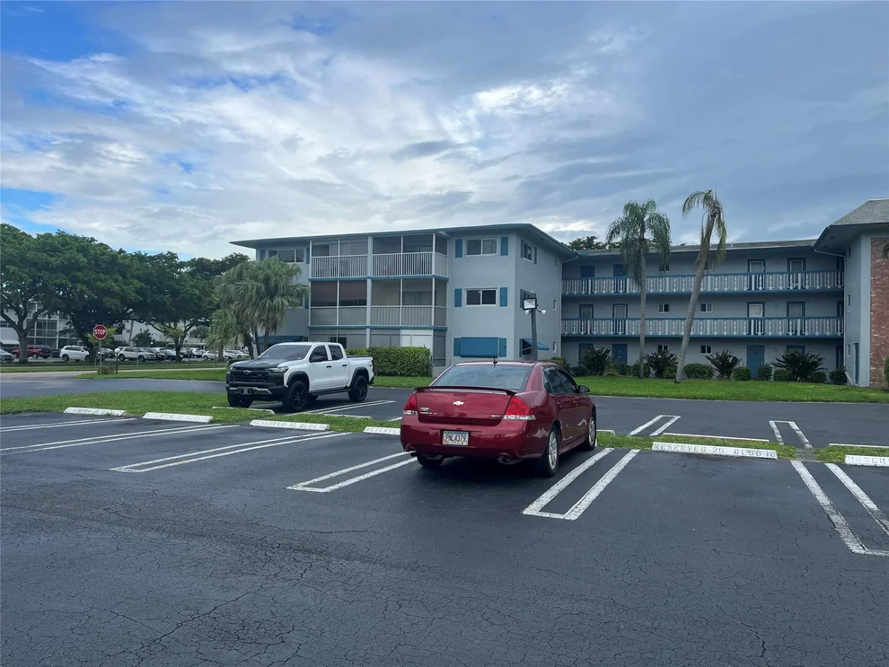 Unit for sale at 981 Hillcrest Court, Hollywood, FL 33021