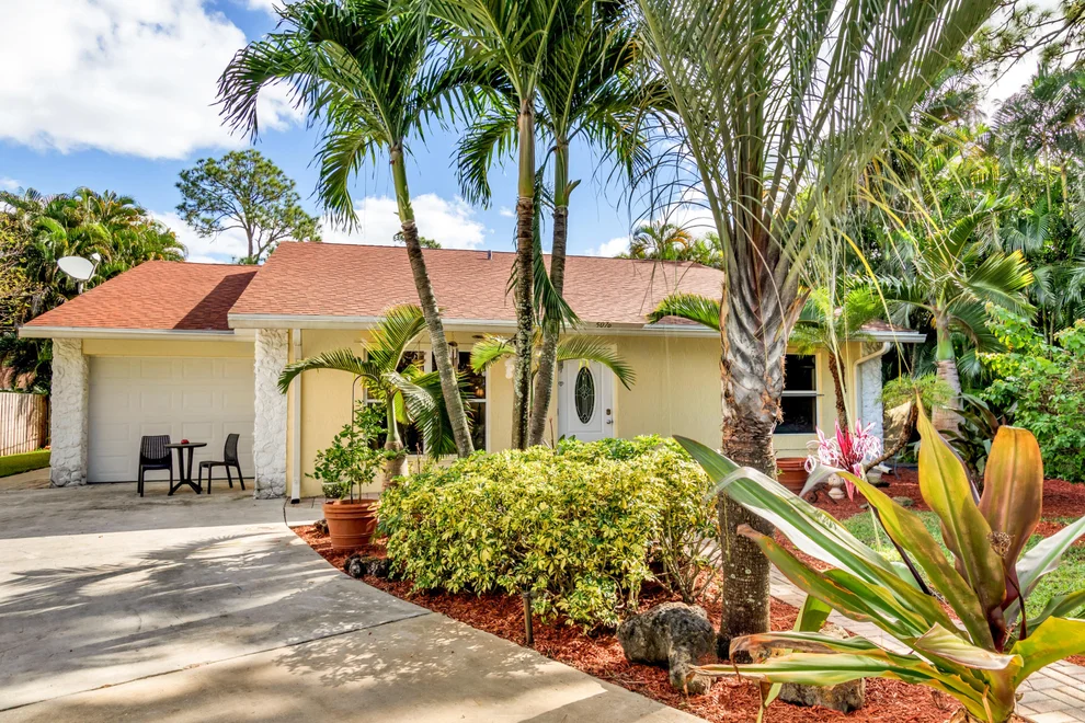 Unit for sale at 5076 3rd Road, Lake Worth, FL 33467