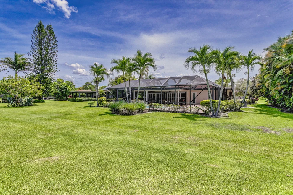 Unit for sale at 13560 Crosspointe Drive, Palm Beach Gardens, FL 33418