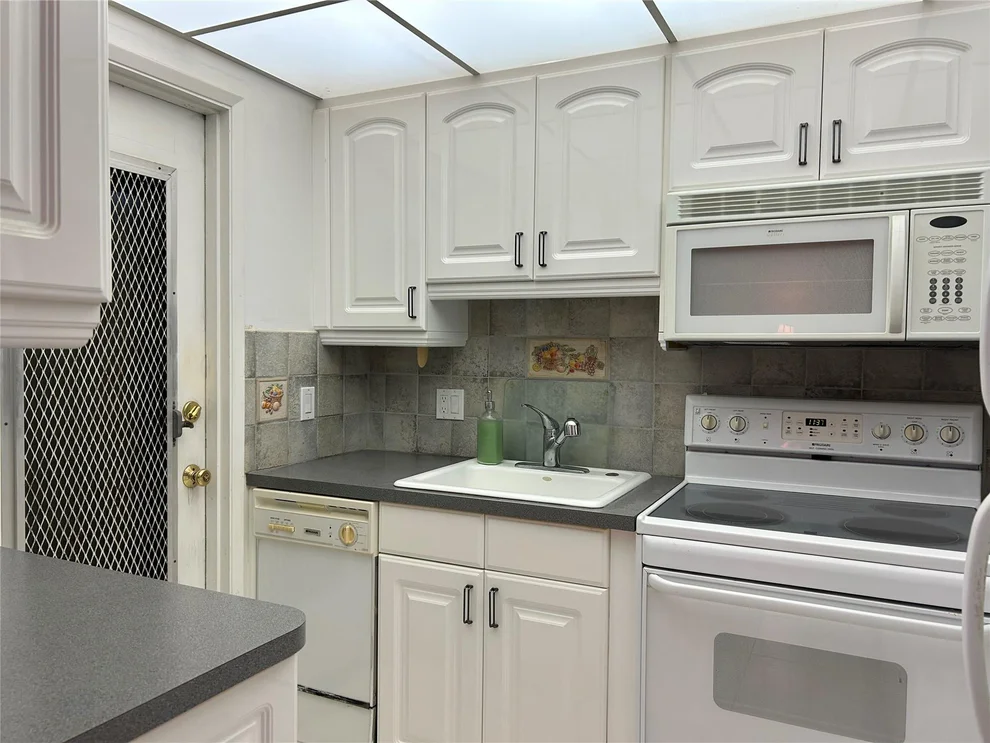 Unit for sale at 2050 NE 39th Street NE, Lighthouse Point, FL 33064