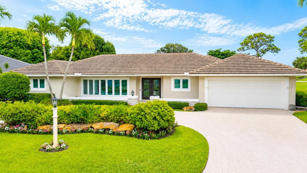 Unit for sale at 11976 N Lake Drive, Boynton Beach, FL 33436