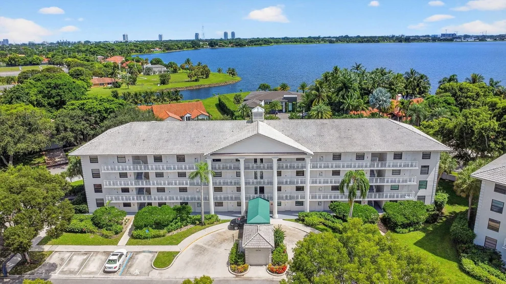 Unit for sale at 3516 Whitehall Drive, West Palm Beach, FL 33401
