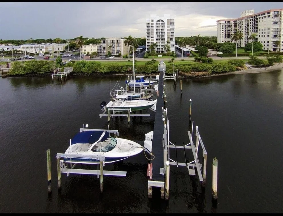 Unit for sale at 3901 S Flagler Drive, West Palm Beach, FL 33405