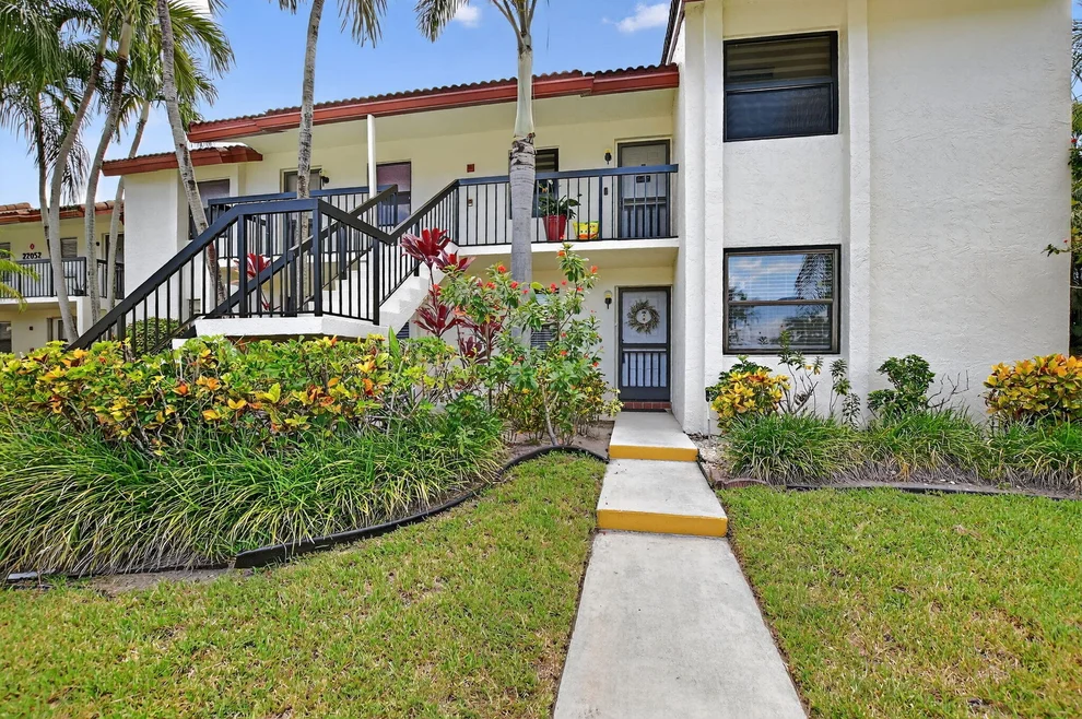 Unit for sale at 22052 Palms Way, Boca Raton, FL 33433