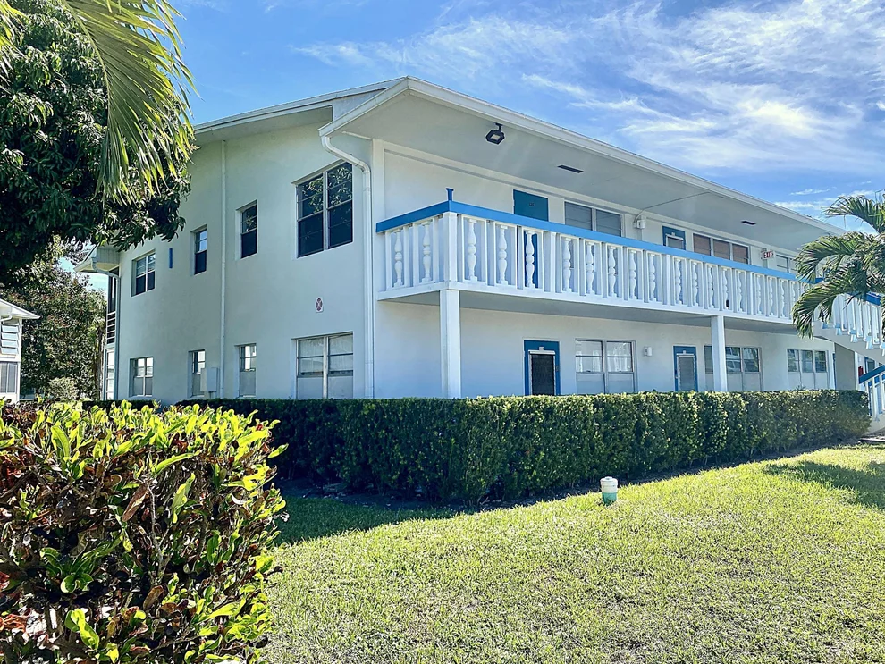 Unit for sale at 114 Oakridge I, Deerfield Beach, FL 33442