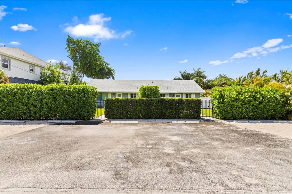 Unit for sale at 1402 NE 34th Street, Oakland Park, FL 33334