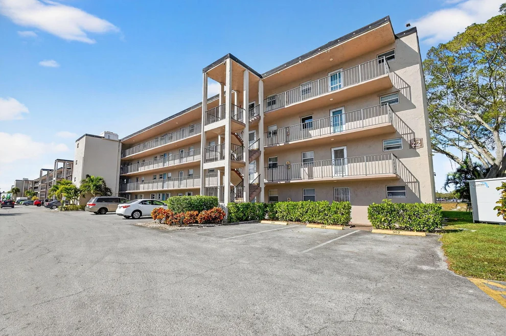 Unit for sale at 729 Lori Drive, Palm Springs, FL 33461