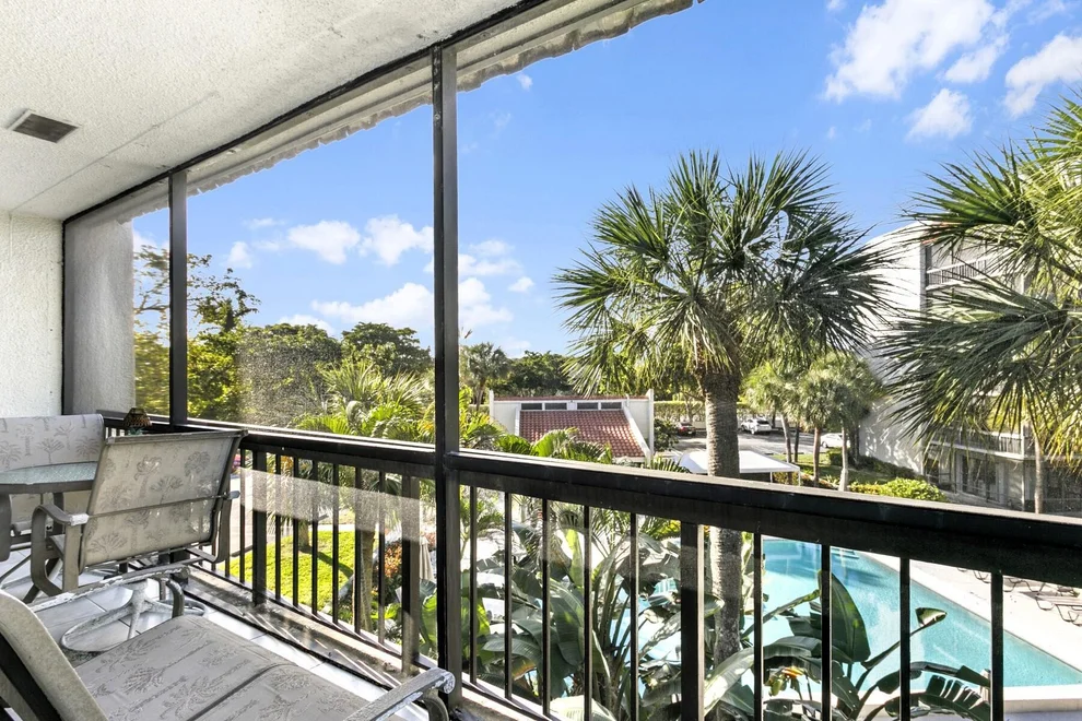 Unit for sale at 2550 Presidential Way, West Palm Beach, FL 33401