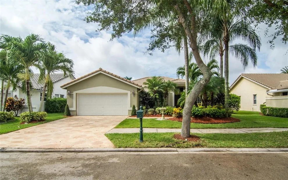 Unit for sale at 720 Crystal Court, Weston, FL 33326