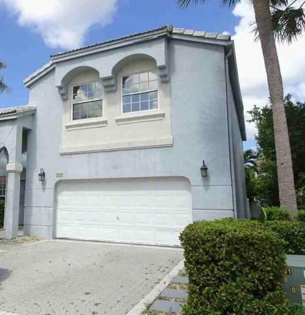 Unit for sale at 989 NW 156th Avenue, Pembroke Pines, FL 33028