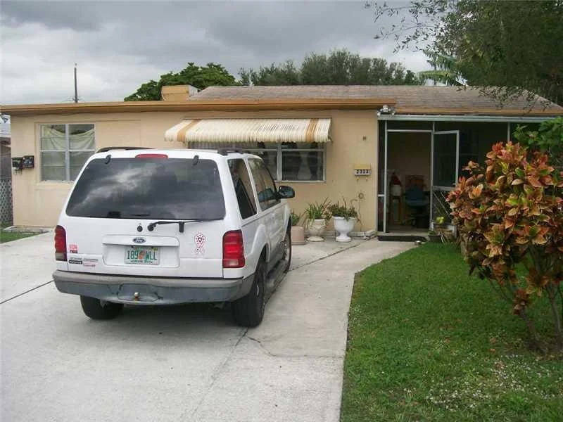 Unit for sale at 2323 Harding Street, Hollywood, FL 33020