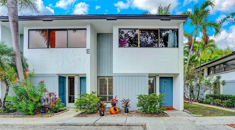 Unit for sale at 3900 NE 18th Avenue, Oakland Park, FL 33334