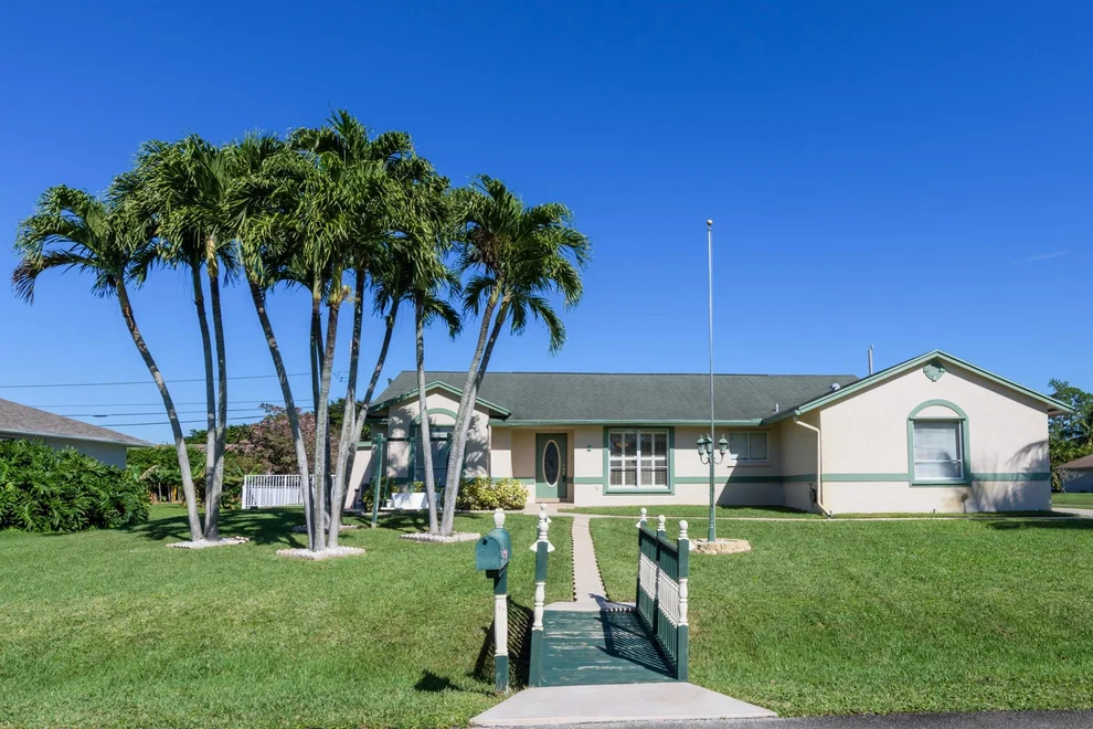 Unit for sale at 2 W Cypress Road, Lake Worth, FL 33467