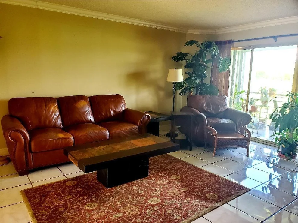 Unit for sale at 3871 Via Poinciana, Lake Worth, FL 33467