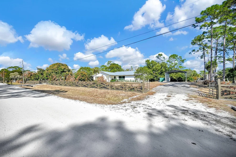 Unit for sale at 17203 N 40th Run, Loxahatchee, FL 33470