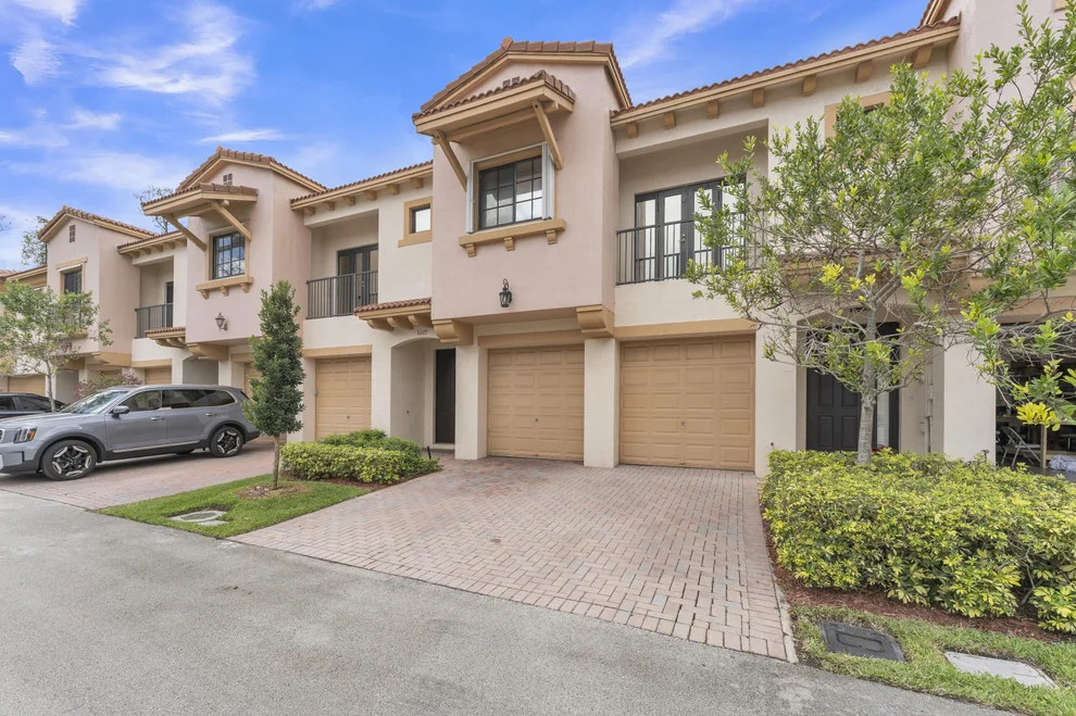 Unit for sale at 6077 Grand Cypress Circle W, Coconut Creek, FL 33073